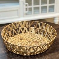 سلة خوص طبيعي