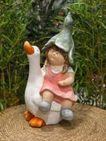 ‏مجسم ديكور بطة