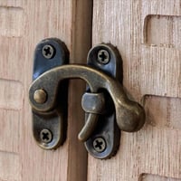 مرايا شباك خشب KATHY