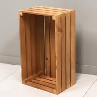 صندوق خشب طبيعي لون بني