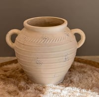 فازة فخار لون سكري عتيق