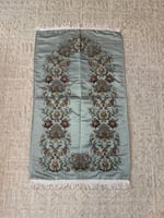 سجادة صلاة مطرز