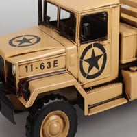 ديكور شاحنة جيش حديد