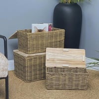 طقم صندوق مع غطاء خشب