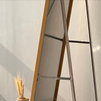 مرايا طويلة ارضية ذهبي