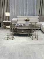 طقم طاولة تقديم زجاجية مع 4 طاولات خدمة جانبية، تص...