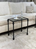 طقم طاولات ضيافة أنيق مع 4 طاولات خدمة – بسطح زجاج...