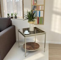 طاولة جانبية