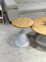 طقم طاولات خشب لون بيج قاعدة حديد ابيض مع 2 خدمة