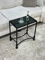 طاولة خدمة – سطح زجاج اسود شفاف بتصميم أنيق