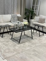 طقم طاولات أنيق بسطح زجاجي اسود ولمسات معدنية فاخر...