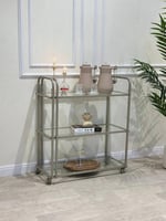 عربية تقديم 3 أدوار بتصميم عصري أنيق