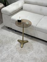 طاولة خدمة ذهبي بسطح زجاج بني– تصميم أنيق وفاخر
