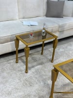 طقم طاولات ذهبي مع 4 طاولات خدمة – فخامة تليق بذوق...