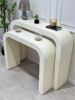 طقم مدخل استقبال مقوس – لون سكري أنيق (قطعتان)