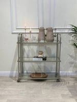 عربية تقديم 3 أدوار بتصميم عصري أنيق