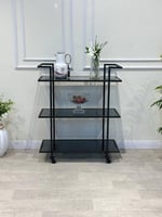 عربيه تقديم 3 دور زجاج اسود شفاف