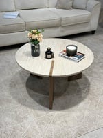 طقم طاولات شبيه الرخام (1+1) بتصميم عصري فاخر