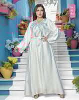 ثوب نسائي لون ابيض فتحة صدر V