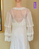 قميص نوم ستان بالروب طويل للعروس