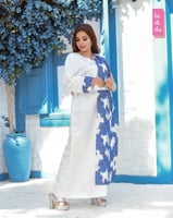 ثوب نسائي كم واحد بنقوش زهرية