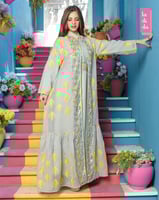 ثوب نسائي قطعتين مطرز بتصميم أوراق الشجر