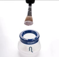 جهاز تنظيف فرش المكياج