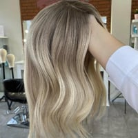 باروكة طبيعية أشقر رمادي