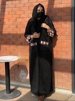 فروه نسائية مخملية سوداء بنقشة السدو البدوي-ازياء...