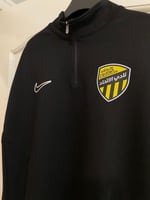 سويتر نادي الاتحاد 2025 الأسود والأبيض – فخامة ورا...