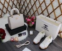 *شنطه نسائيه *ماركة