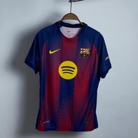 تيشيرت نادي برشلونة الأساسي الجديد 25/26