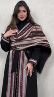 بشت نسائي شتوي مطرز بسدو مع شال أنيق – تألقي بفخام...