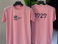 تيشيرت بشعار نادي الاتحاد الوردي -متجر لحظة تذكار