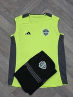 طقم تمارين الأهلي 2026 باللون الفسفوري والأسود