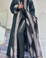 فروة طبي مبطنة فرو فاخر – لون أسود