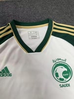 تيشيرت المنتخب السعودي الجديد لموسم 2023-2024 الأب...