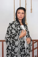 أسود