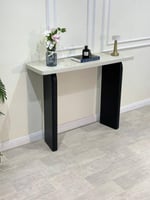 مدخل سطح بديل رخام فخم بتصميم عصري يترك انطباعًا أ...