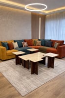 طقم طاولات ضيافة بيج × بني (4+1)