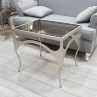 طقم طاولات ضيافة حديد شمباني زجاج بني شفاف مع 4 خد...