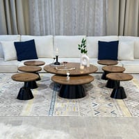 طقم طاولات ضيافة أرضي 8 قطع خشب بني وقواعد سوداء