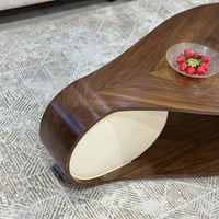 طاولة ضيافة سطح قشرة جوز الهند بتصميم مودرن