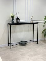 مدخل كونسول سطح زجاج بتصميم عصري