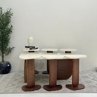 طقم طاولات ضيافة 7 قطع بديل رخام وقاعدة خشب سنديان...