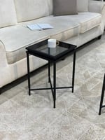 طاولة خدمة بسطح زجاج أسود - بتصميم أنيق وعملي