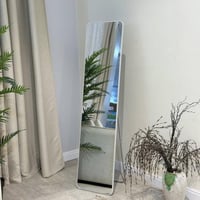 مرايا باستاند إطار فضي