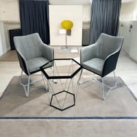 طقم كوفي أوتلت 3 قطع كرسيين جلد رمادي غامق وطاولة...