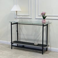 مدخل خشب رمادي دورين سطح زجاج شفاف