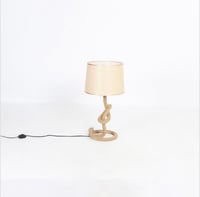 اباجورة مكتبية انيقة بتصميم عتيق